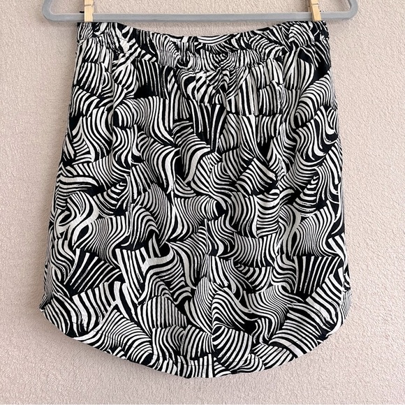 Vero Moda Zebra Patterned Skirt-Elastic Waist-Black/White-Women’s S/Small-Casual - Picture 5 of 10